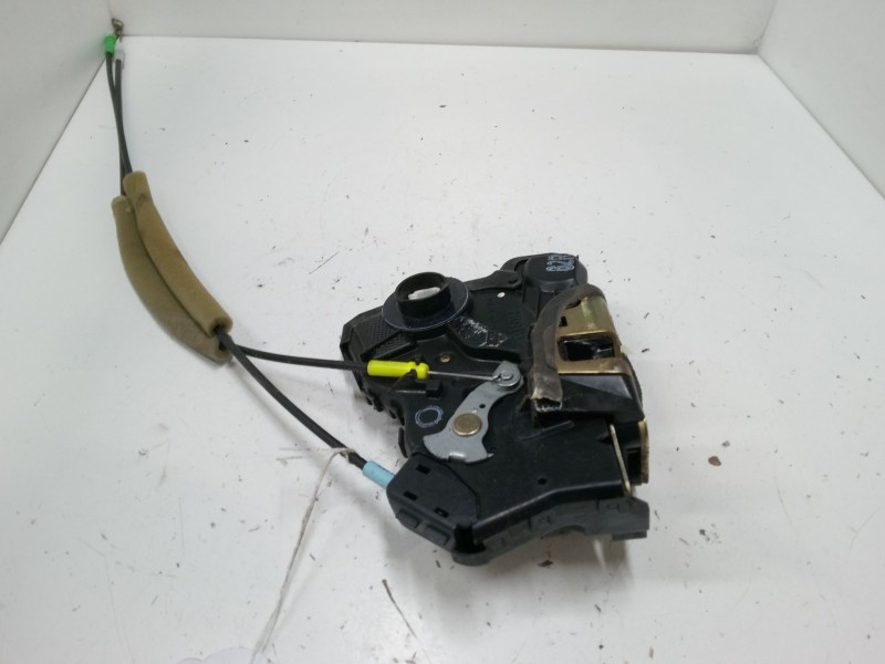 Recambio de cerradura puerta delantera derecha para toyota corolla (_e12_) 2.0 d-4d (cde120r_, cde120l_) referencia OEM IAM 6903