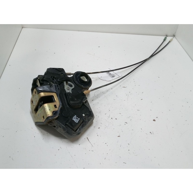 Recambio de cerradura puerta trasera derecha para toyota corolla (_e12_) 2.0 d-4d (cde120r_, cde120l_) referencia OEM IAM 693300