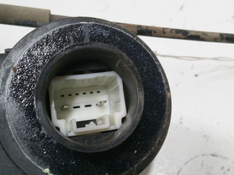 Recambio de cerradura puerta trasera derecha para toyota corolla (_e12_) 2.0 d-4d (cde120r_, cde120l_) referencia OEM IAM 693300