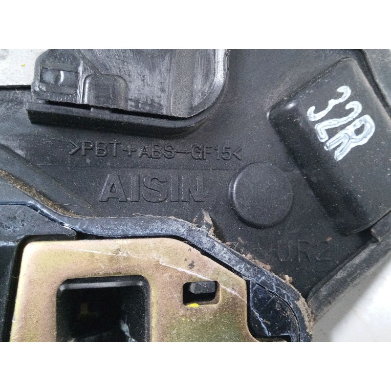 Recambio de cerradura puerta trasera derecha para toyota corolla (_e12_) 2.0 d-4d (cde120r_, cde120l_) referencia OEM IAM 693300