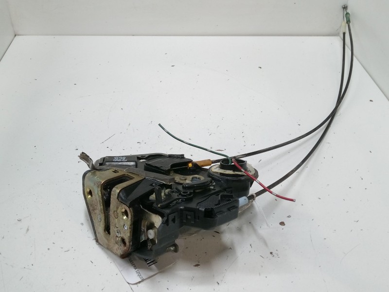 Recambio de cerradura puerta trasera izquierda para toyota corolla (_e12_) 2.0 d-4d (cde120r_, cde120l_) referencia OEM IAM 6934