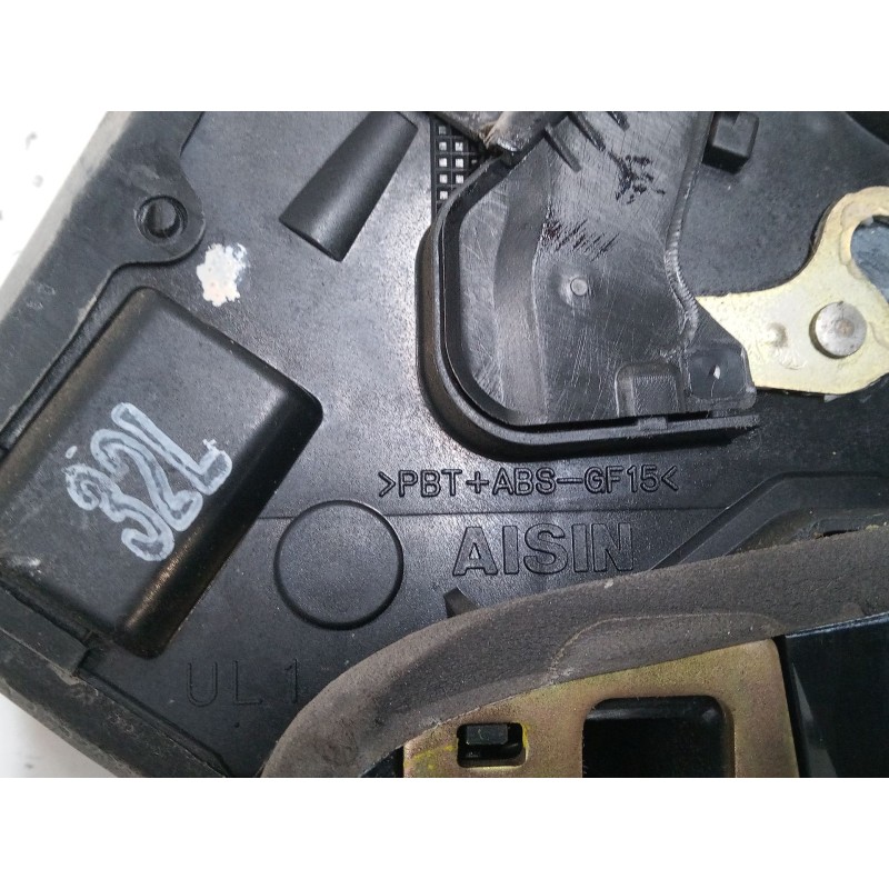 Recambio de cerradura puerta trasera izquierda para toyota corolla (_e12_) 2.0 d-4d (cde120r_, cde120l_) referencia OEM IAM 6934