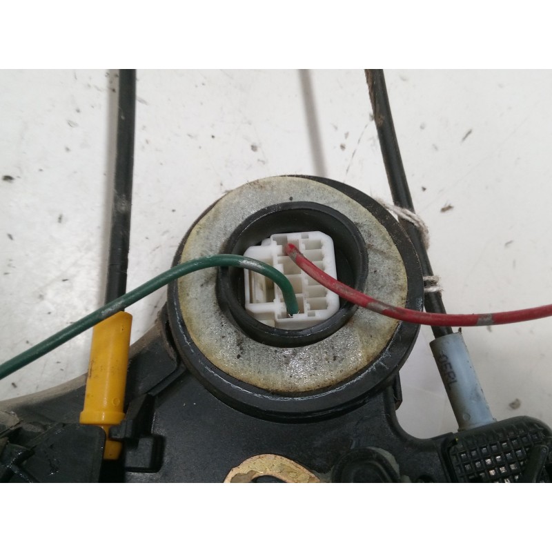 Recambio de cerradura puerta trasera izquierda para toyota corolla (_e12_) 2.0 d-4d (cde120r_, cde120l_) referencia OEM IAM 6934