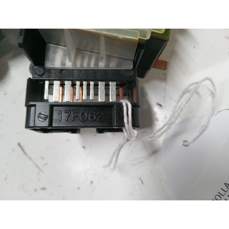 Recambio de mando limpiaparabrisas para toyota corolla (_e12_) 2.0 d-4d (cde120r_, cde120l_) referencia OEM IAM   