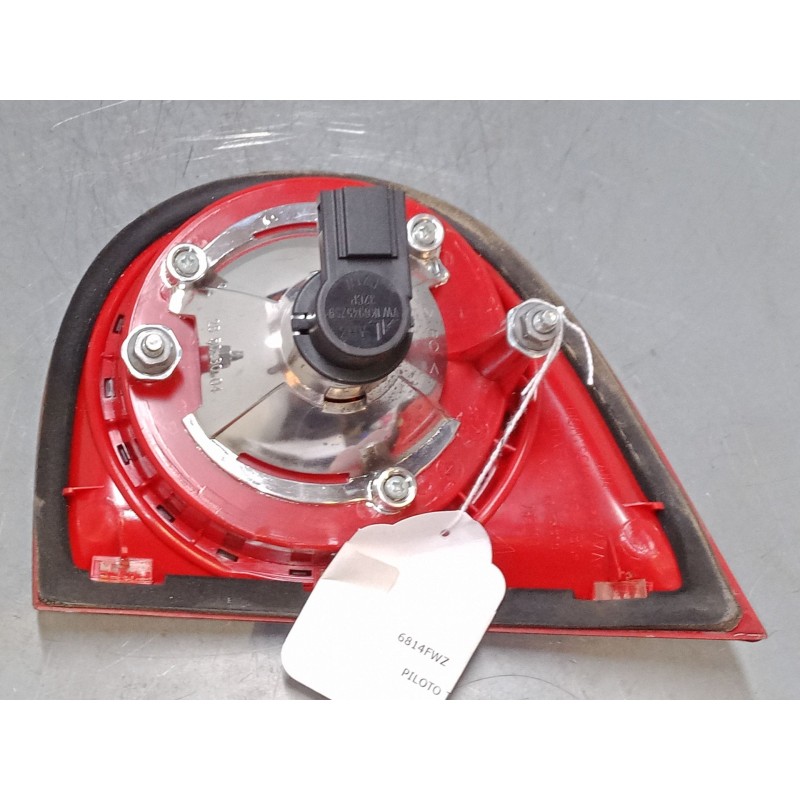 Recambio de piloto trasero porton izquierdo para volkswagen golf v (1k1) 1.9 tdi referencia OEM IAM 1K6945093E  