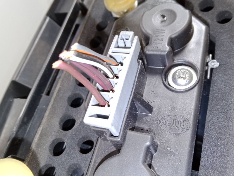 Recambio de piloto trasero izquierdo para ford galaxy ii (wa6) 2.0 tdci referencia OEM IAM   