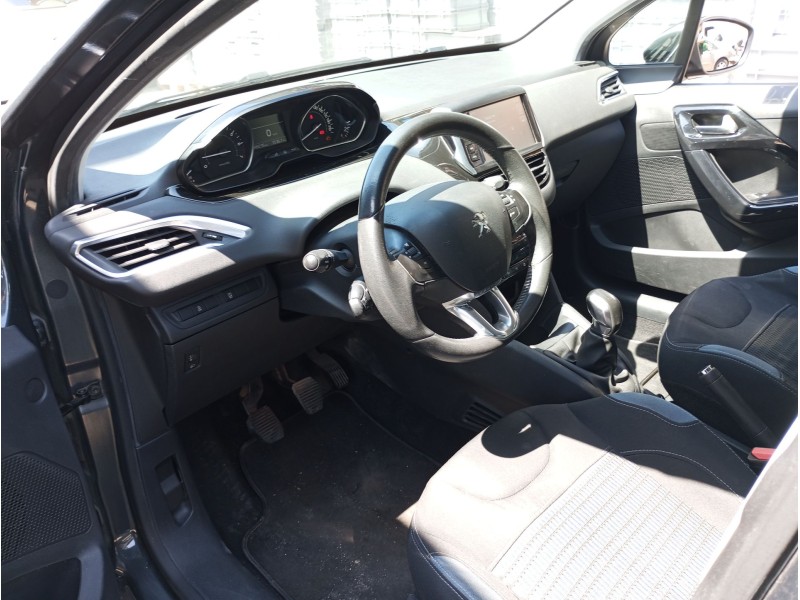 peugeot 208 i (ca_, cc_) del año 2015