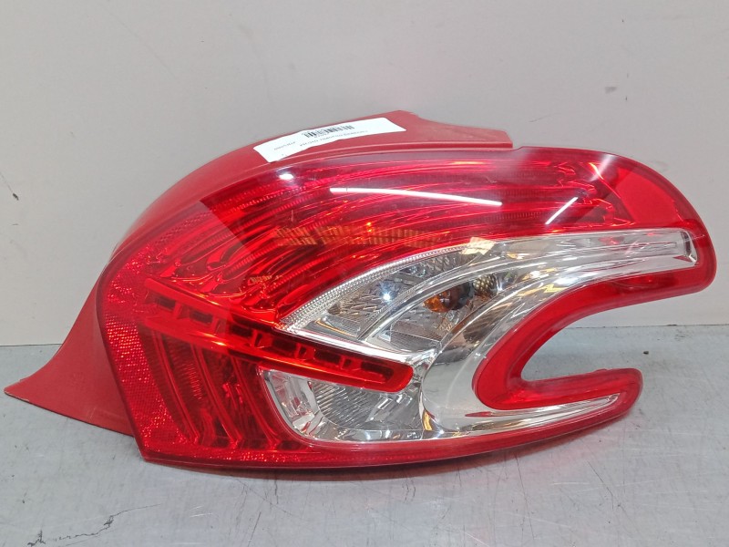 Recambio de piloto trasero derecho para peugeot 208 i (ca_, cc_) 1.2 vti 82 referencia OEM IAM 967262838002  