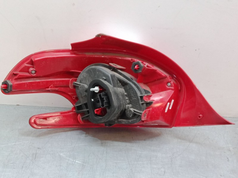 Recambio de piloto trasero derecho para peugeot 208 i (ca_, cc_) 1.2 vti 82 referencia OEM IAM 967262838002  