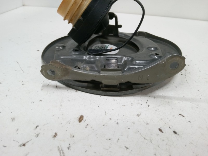 Recambio de tapa exterior combustible para toyota corolla verso (zer_, zze12_, r1_) 1.8 (znr11_) referencia OEM IAM 7735064010  