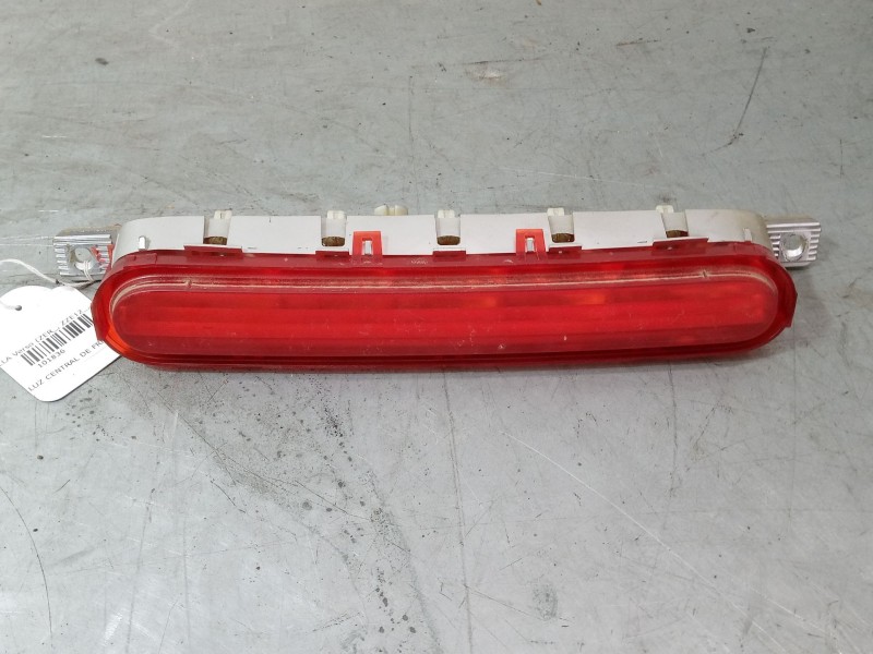 Recambio de luz central de freno para toyota corolla verso (zer_, zze12_, r1_) 1.8 (znr11_) referencia OEM IAM 815700F011  