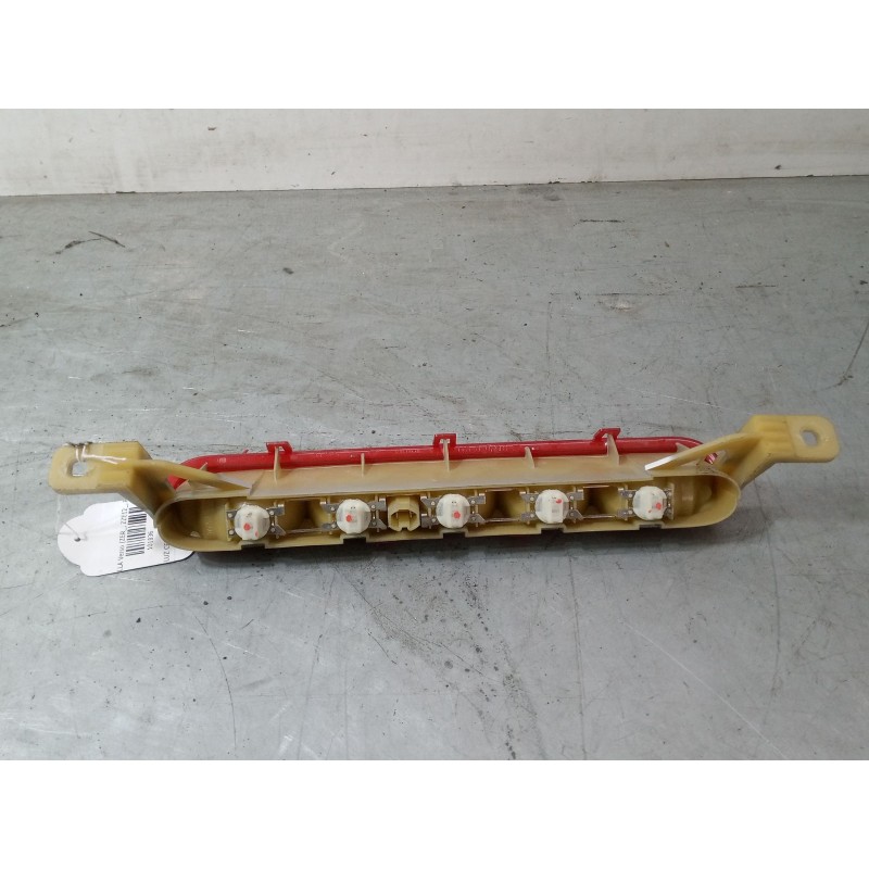 Recambio de luz central de freno para toyota corolla verso (zer_, zze12_, r1_) 1.8 (znr11_) referencia OEM IAM 815700F011  