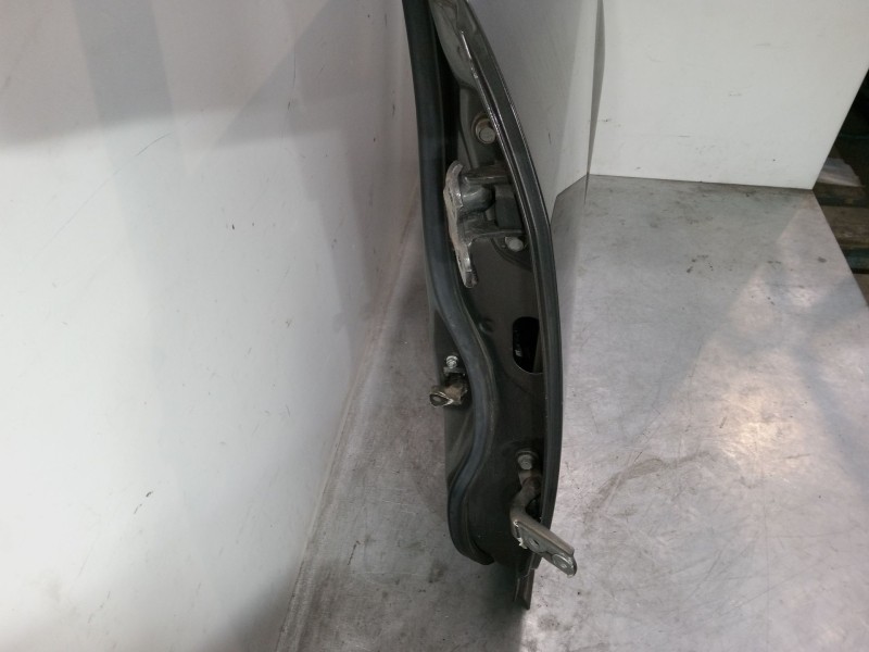 Recambio de puerta trasera izquierda para toyota corolla verso (zer_, zze12_, r1_) 1.8 (znr11_) referencia OEM IAM 670040F010  