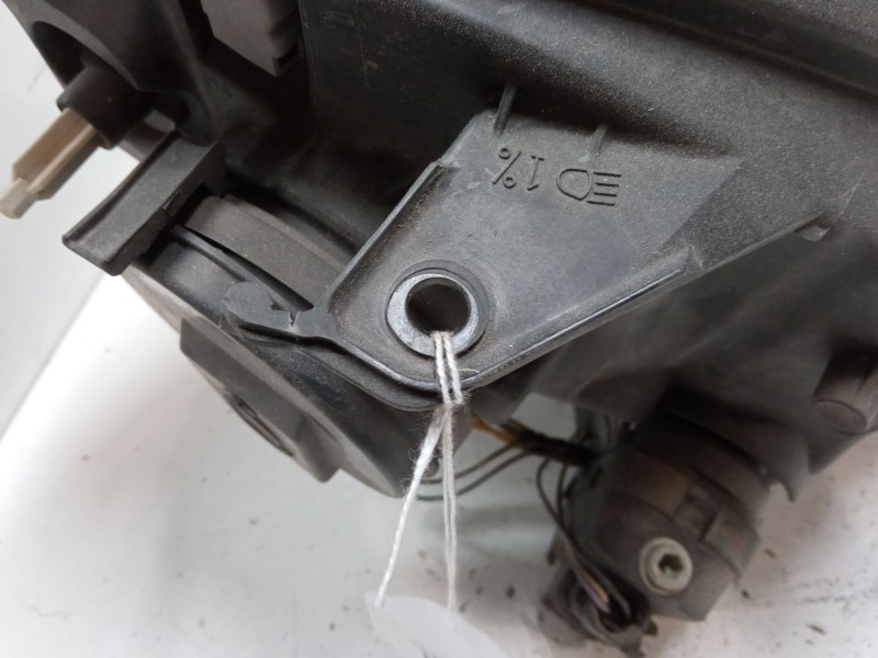 Recambio de faro izquierdo para renault kangoo (kc0/1_) 1.2 16v (kc05, kc06, kc03, kc0t, kc0w, kc1d) referencia OEM IAM 82002365