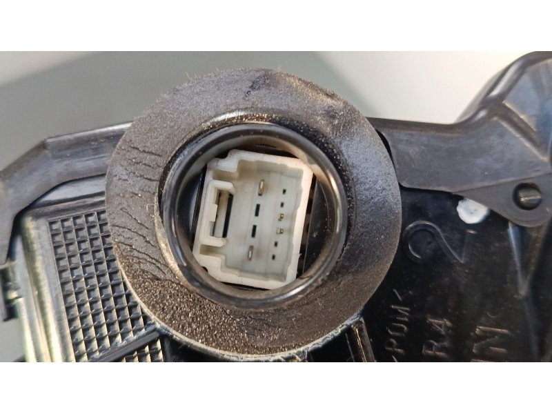 Recambio de cerradura puerta delantera derecha para toyota verso (_r2_) 1.6 (zgr20_) referencia OEM IAM   