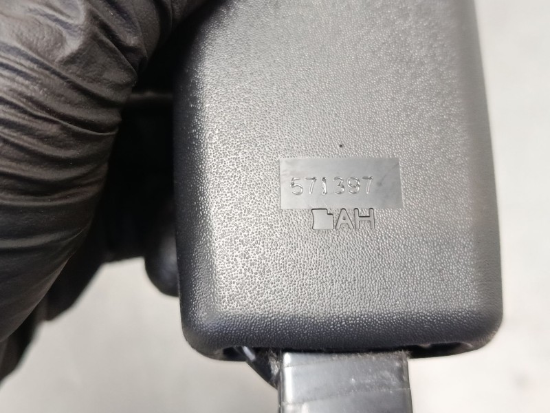 Recambio de anclaje cinturon delantero izquierdo para toyota verso (_r2_) 1.6 (zgr20_) referencia OEM IAM   