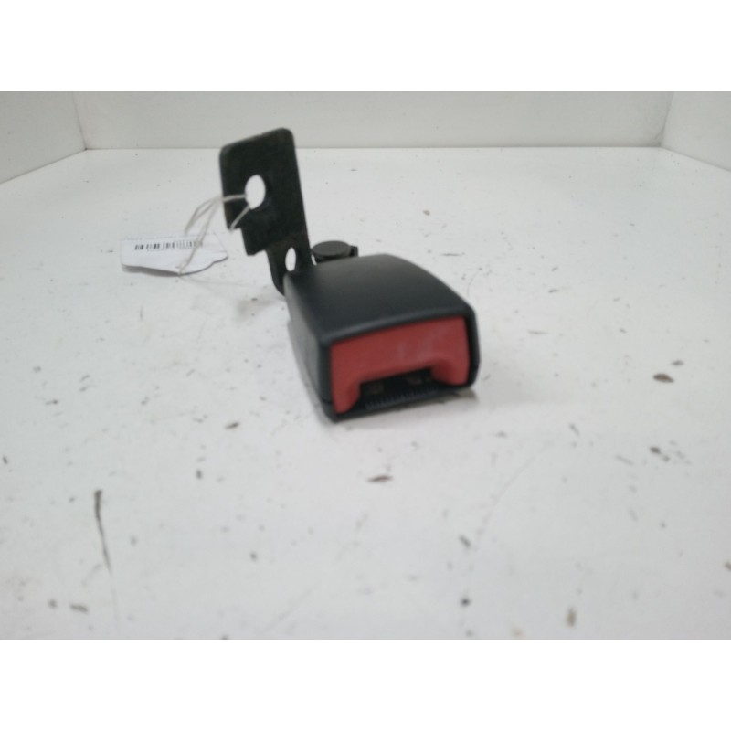 Recambio de anclaje cinturon trasero izquierdo para opel corsa d (s07) 1.2 (l08, l68) referencia OEM IAM   