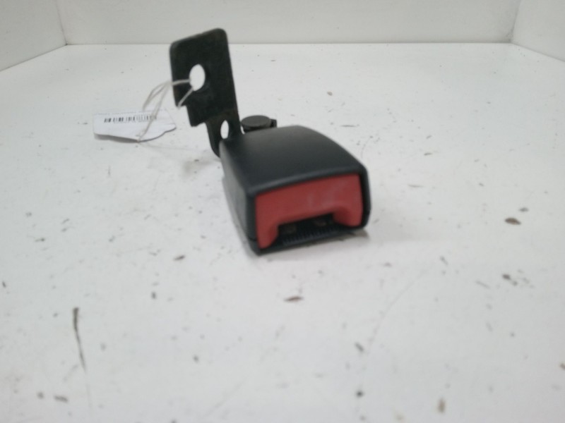Recambio de anclaje cinturon trasero izquierdo para opel corsa d (s07) 1.2 (l08, l68) referencia OEM IAM   