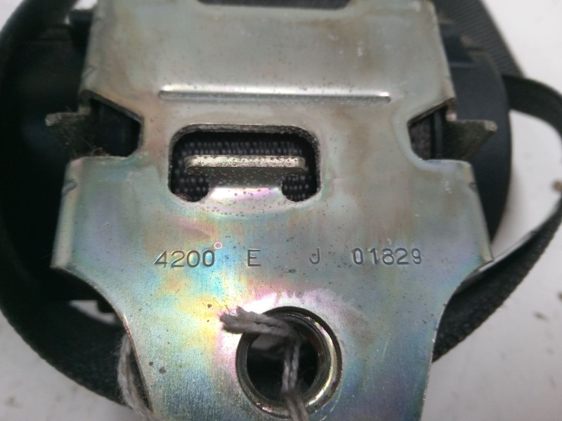 Recambio de cinturon seguridad delantero derecho para opel corsa d (s07) 1.2 (l08, l68) referencia OEM IAM   