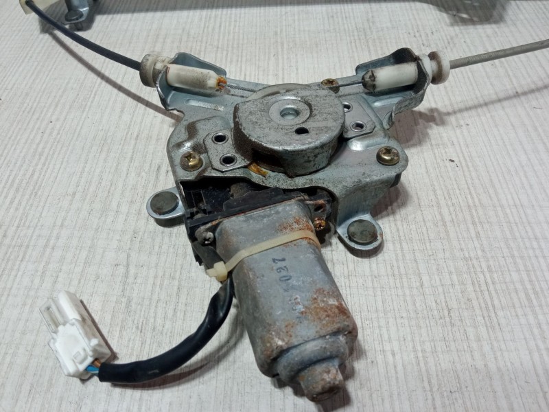 Recambio de elevalunas electrico trasero izquierdo para hyundai matrix (fc) 1.5 crdi referencia OEM IAM 9881-17200  