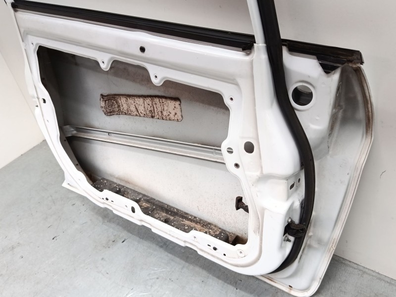 Recambio de puerta delantera izquierda para ford fiesta vi (cb1, ccn) 1.6 tdci referencia OEM IAM   
