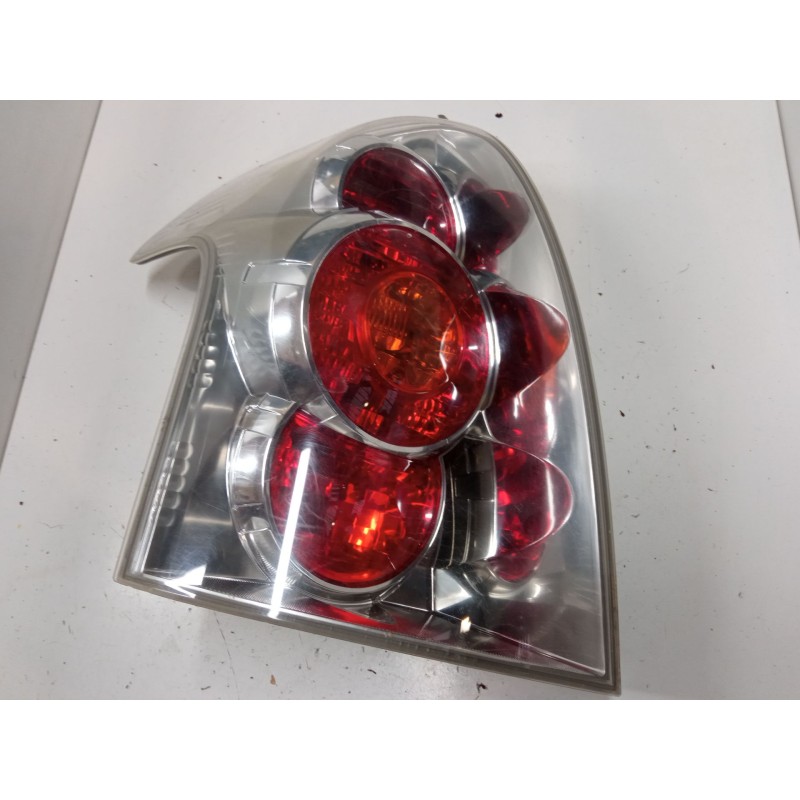 Recambio de piloto trasero izquierdo para toyota corolla verso (zer_, zze12_, r1_) 1.8 (znr11_) referencia OEM IAM 815610F020  