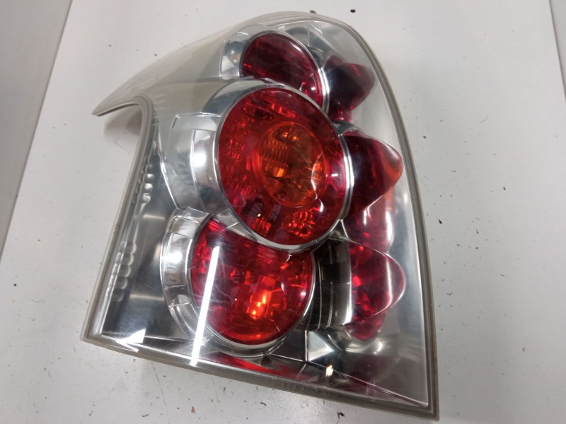 Recambio de piloto trasero izquierdo para toyota corolla verso (zer_, zze12_, r1_) 1.8 (znr11_) referencia OEM IAM 815610F020  