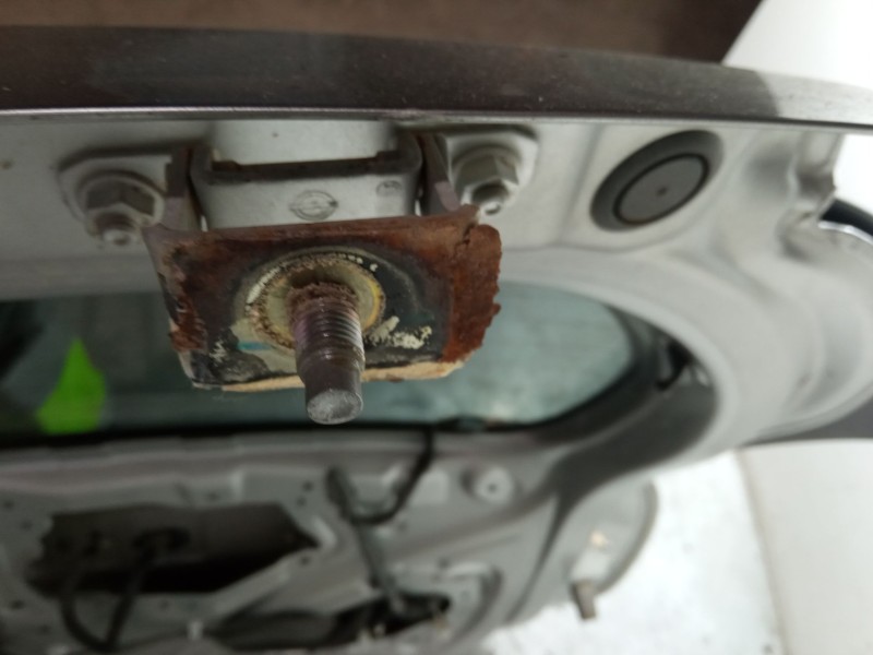 Recambio de porton trasero para nissan note (e12) 1.2 dig-s referencia OEM IAM K01003VVMA  