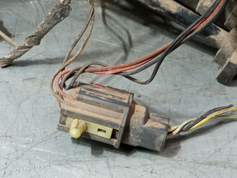 Recambio de faro izquierdo para dodge caliber 2.0 crd referencia OEM IAM UPMD55GF10  