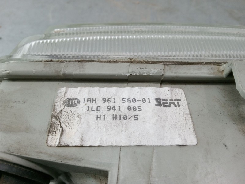 Recambio de faro izquierdo para seat toledo i (1l2) 1.9 td referencia OEM IAM 1L0941005  