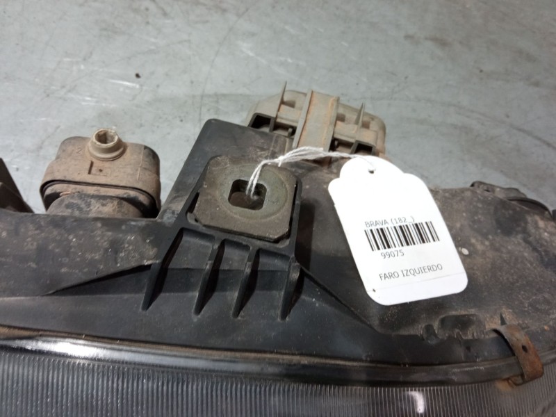 Recambio de faro izquierdo para fiat brava (182_) 1.9 td 75 s (182.bf) referencia OEM IAM 46523123  