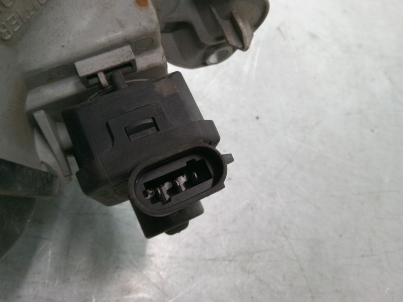 Recambio de faro izquierdo para renault twingo i (c06_) 1.2 (c067) referencia OEM IAM 0318086313  