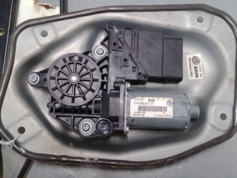 Recambio de elevalunas electrico trasero izquierdo para volkswagen golf v (1k1) 1.9 tdi referencia OEM IAM 1K4839461A  
