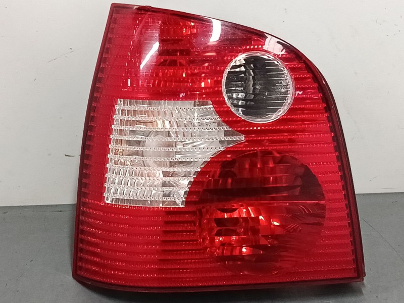 Recambio de piloto trasero izquierdo para volkswagen polo iv (9n_, 9a_) 1.4 16v referencia OEM IAM   