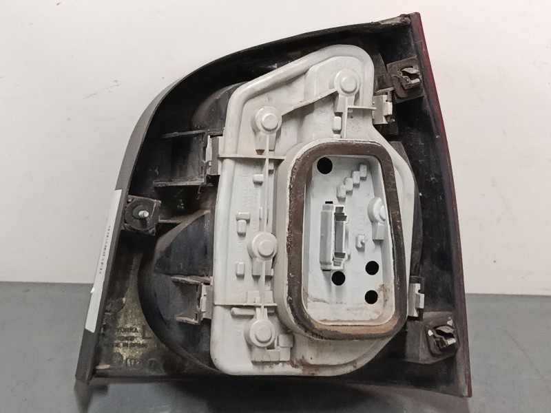 Recambio de piloto trasero izquierdo para volkswagen polo iv (9n_, 9a_) 1.4 16v referencia OEM IAM   