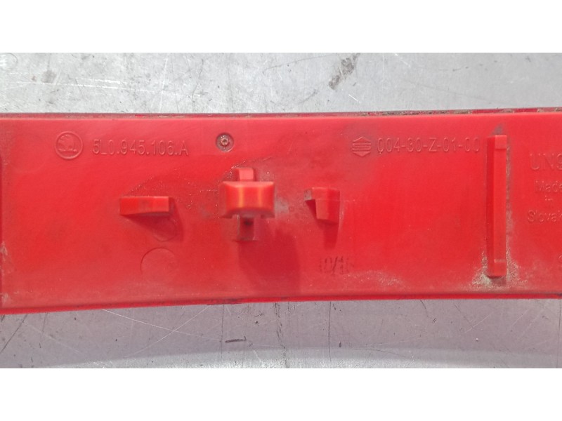 Recambio de catadioptrico trasero derecho para skoda yeti (5l) 2.0 tdi referencia OEM IAM 5L0945106A  