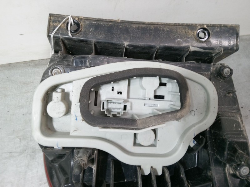 Recambio de piloto trasero izquierdo para skoda yeti (5l) 2.0 tdi referencia OEM IAM 5L0945111B  