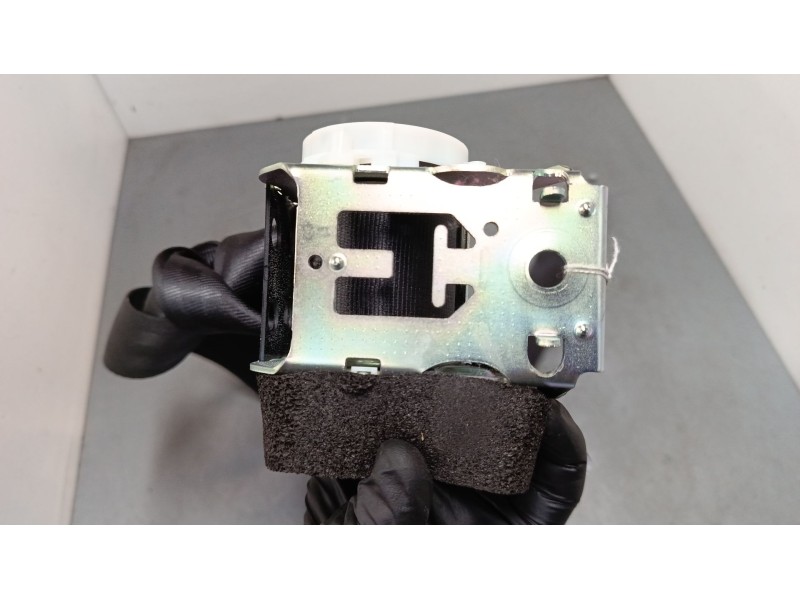 Recambio de cinturon seguridad trasero izquierdo para peugeot 3008 i monospace (0u_) 2.0 hdi referencia OEM IAM 8975HY  