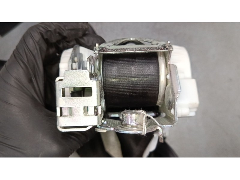 Recambio de cinturon seguridad delantero izquierdo para peugeot 3008 i monospace (0u_) 2.0 hdi referencia OEM IAM 8975HL  