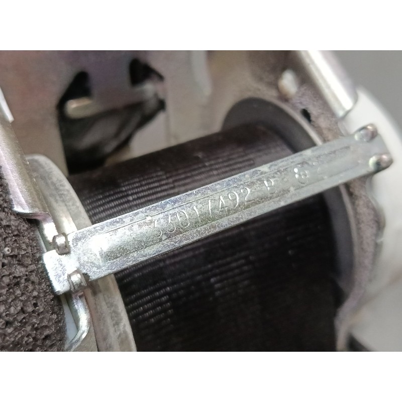 Recambio de cinturon seguridad trasero derecho para peugeot 3008 i monospace (0u_) 2.0 hdi referencia OEM IAM 8975HY  
