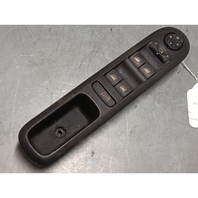 Recambio de mando elevalunas delantero izquierdo para peugeot 3008 i monospace (0u_) 2.0 hdi referencia OEM IAM 96650621ZD  