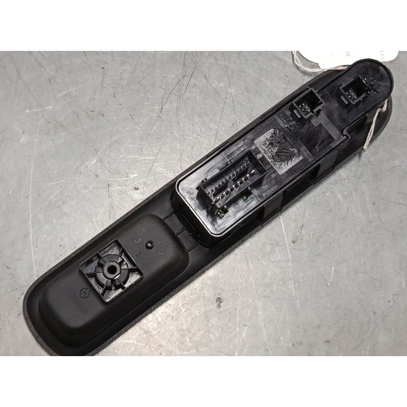 Recambio de mando elevalunas delantero izquierdo para peugeot 3008 i monospace (0u_) 2.0 hdi referencia OEM IAM 96650621ZD  