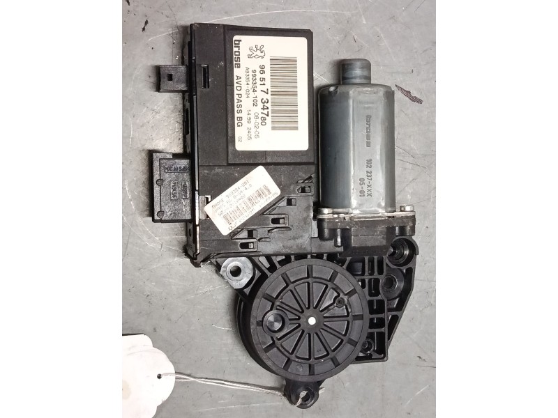 Recambio de motor elevaluna delantero derecho para peugeot 307 cc (3b) 2.0 16v referencia OEM IAM   