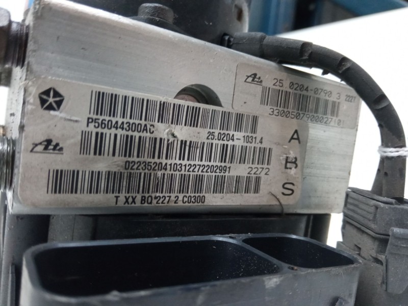 Recambio de abs para jeep grand cherokee ii (wj, wg) 2.7 crd 4x4 referencia OEM IAM P56044300AC 25020407903 56041821AA