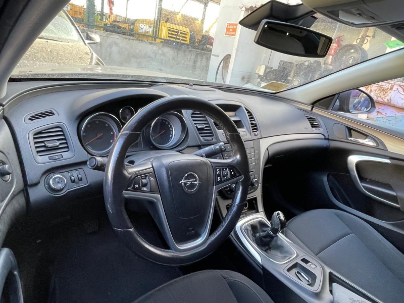 opel insignia a sports tourer (g09) del año 2009