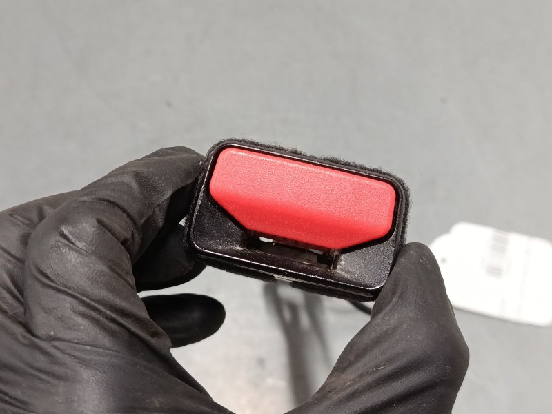 Recambio de anclaje cinturon delantero izquierdo para peugeot 2008 i (cu_) 1.6 hdi referencia OEM IAM   