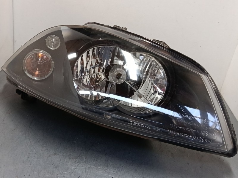 Recambio de faro derecho para seat ibiza iii (6l1) 1.9 tdi referencia OEM IAM   
