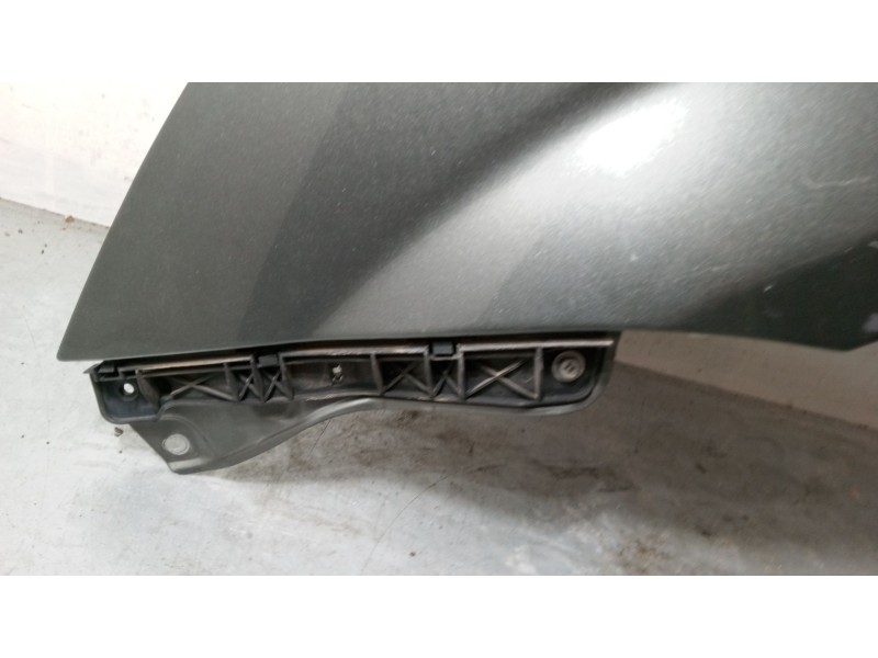 Recambio de aleta delantera izquierda para toyota corolla verso (zer_, zze12_, r1_) 1.8 (znr11_) referencia OEM IAM 538120F010  