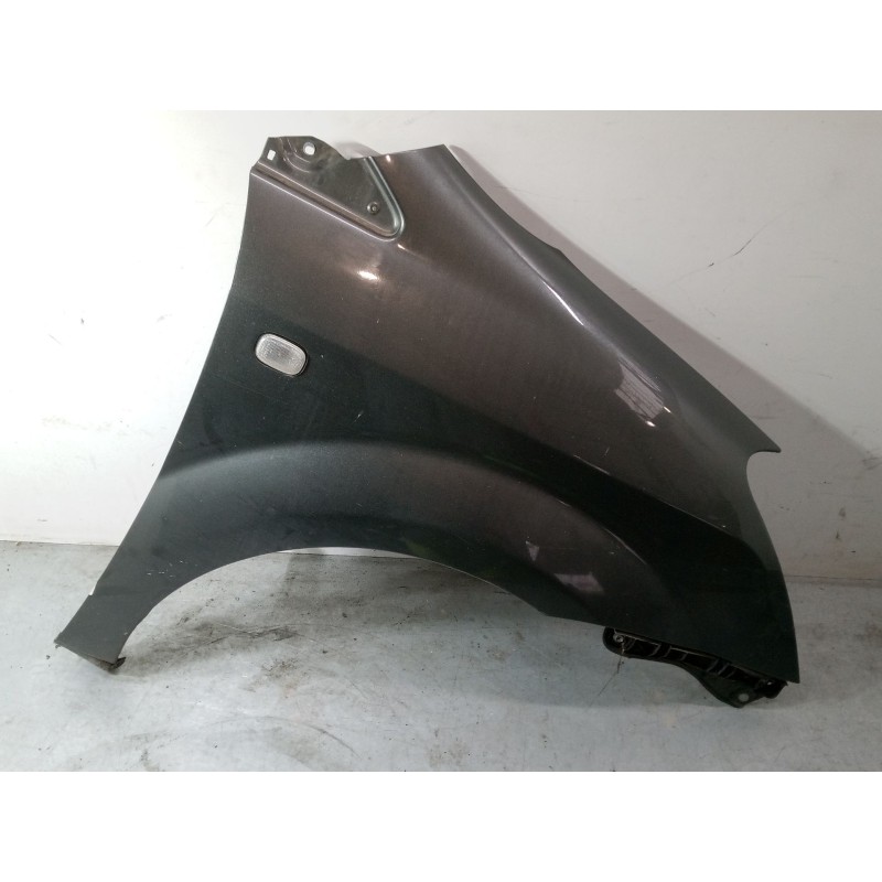 Recambio de aleta delantera derecha para toyota corolla verso (zer_, zze12_, r1_) 1.8 (znr11_) referencia OEM IAM 538110F010  