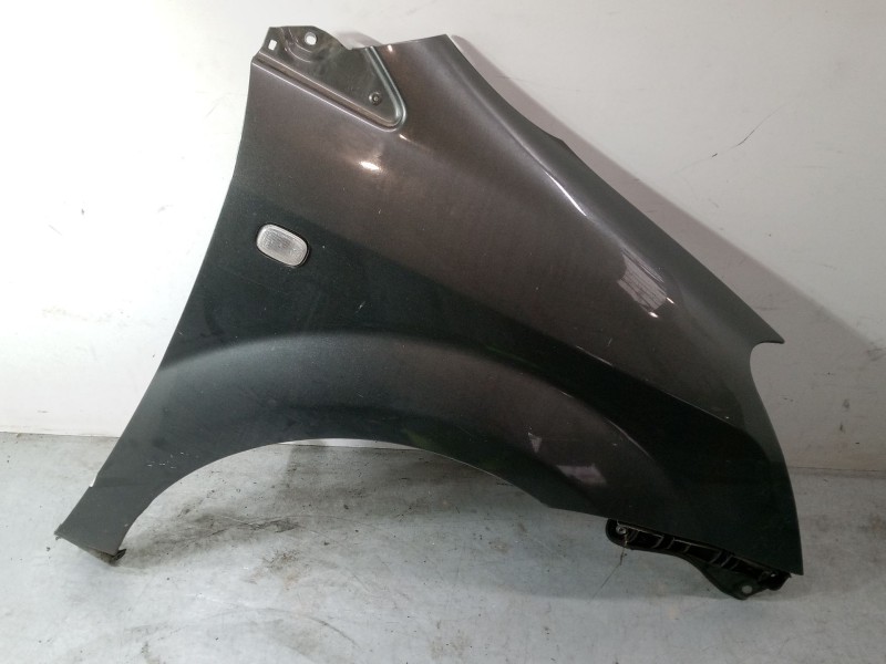 Recambio de aleta delantera derecha para toyota corolla verso (zer_, zze12_, r1_) 1.8 (znr11_) referencia OEM IAM 538110F010  